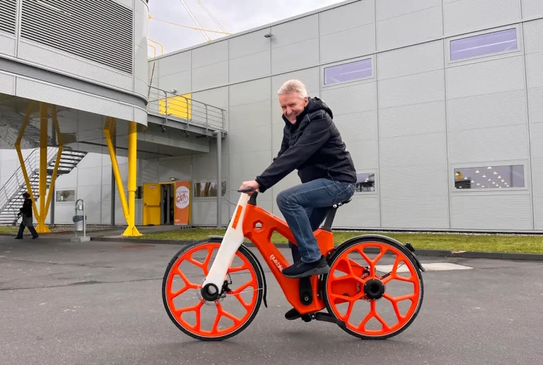イグス、廃プラスチック製自転車「igus 」で世界ツアーを開始 – 2025年に日本上陸予定