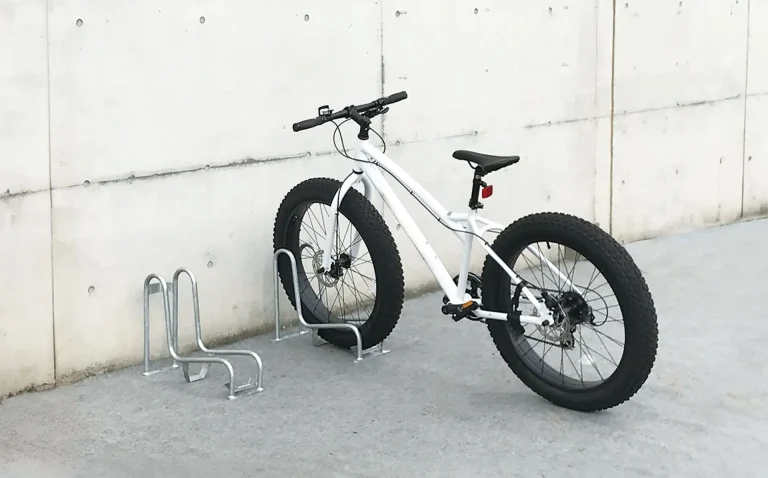 極太タイヤの自転車に対応するサイクルスタンド新登場――ダイケンがファットバイク専用スタンドを発売