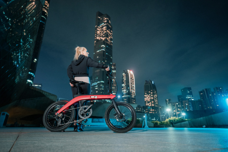 折りたたみ式“ハイセンス”電動アシスト自転車「Wowcat C1」が登場　デザインも性能も一切妥協なし